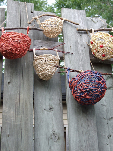Bird's nest baskets by Martina Obersat