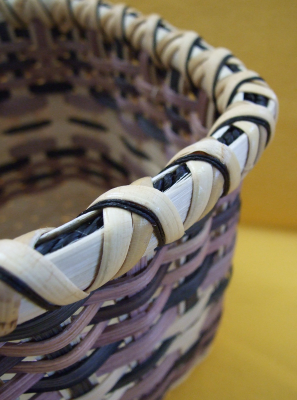 Storage basket with fancy rim